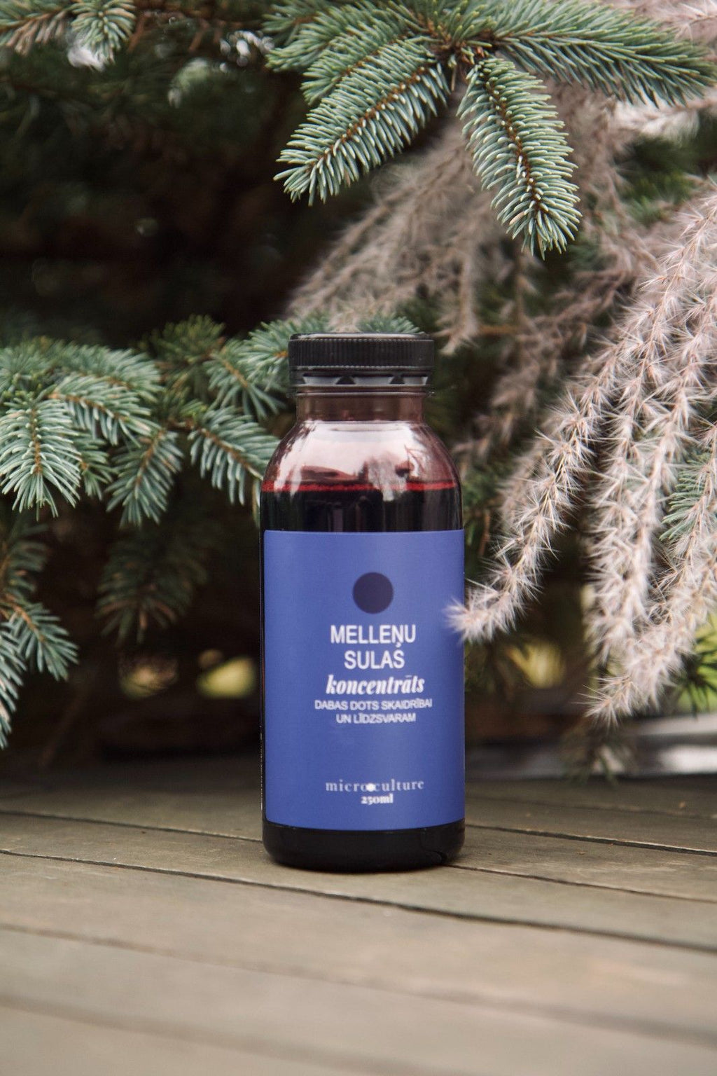 Iegādājies internetā melleņu sulas koncentrātu